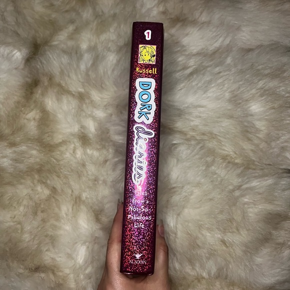 Dork Diaries Book 1 - Picture 3 of 3